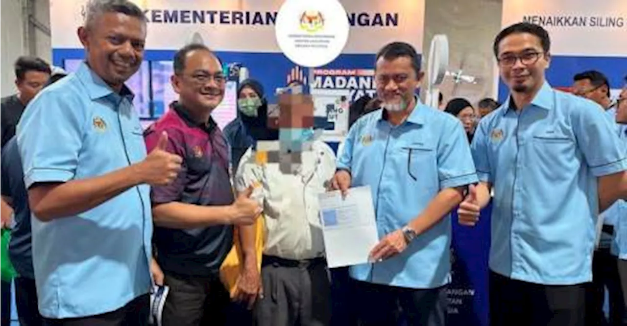 Elderly man in Miri finds RM18k in unclaimed money