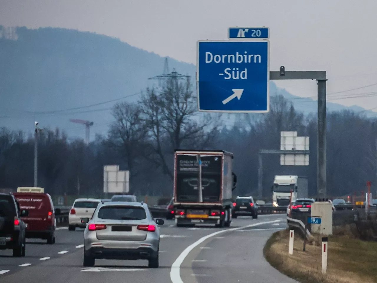 Geisterfahrerin verursacht Frontalkollision auf der Rheintalautobahn