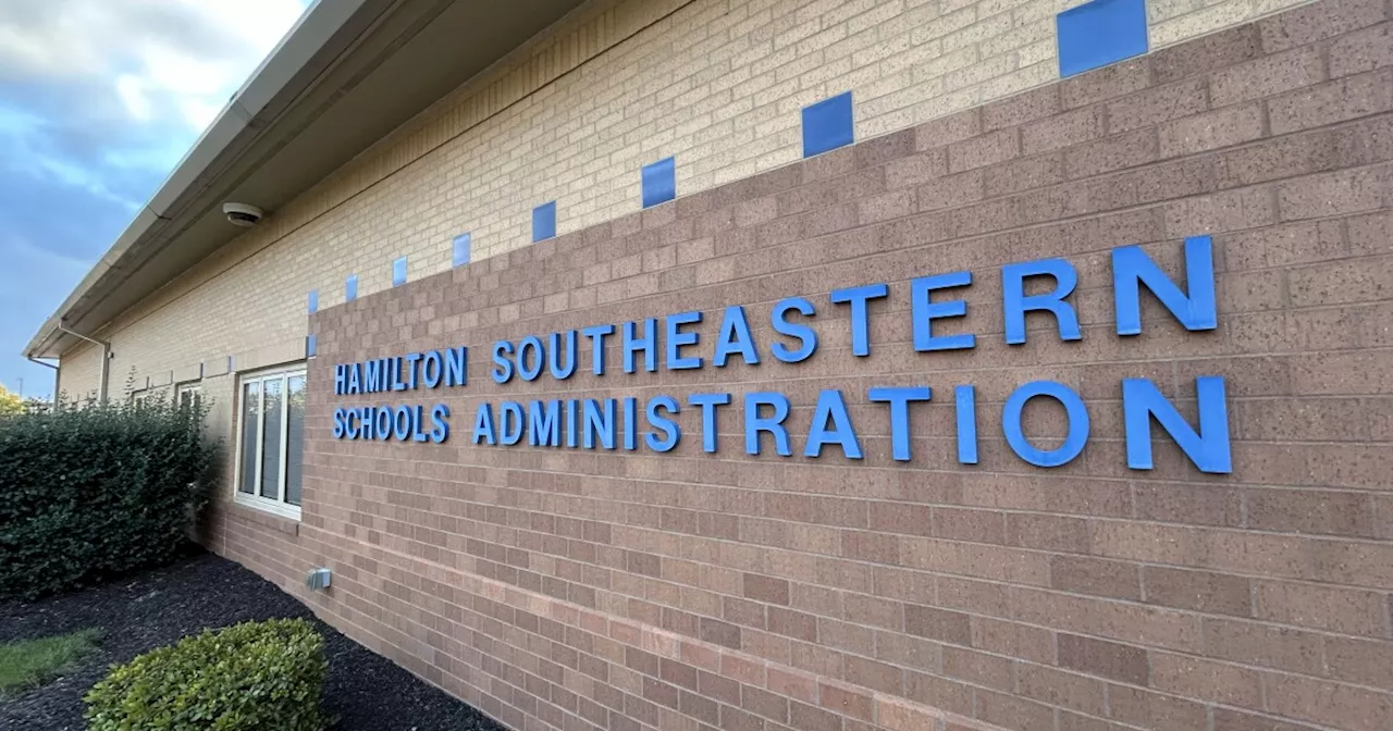 Community shows support for increasing teacher’s salaries at Hamilton Southeastern board meeting