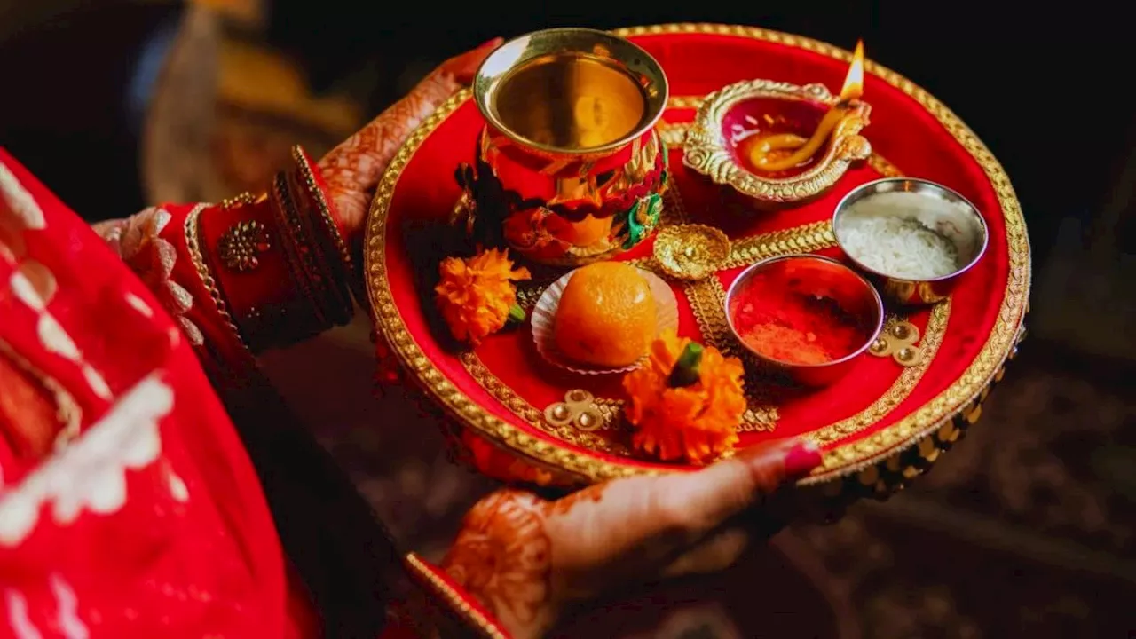 Karwa Chauth 2024: करवा, छन्नी, दीपक... जानें करवा चौथ पर इन तीन दिव्य चीजों का महत्व