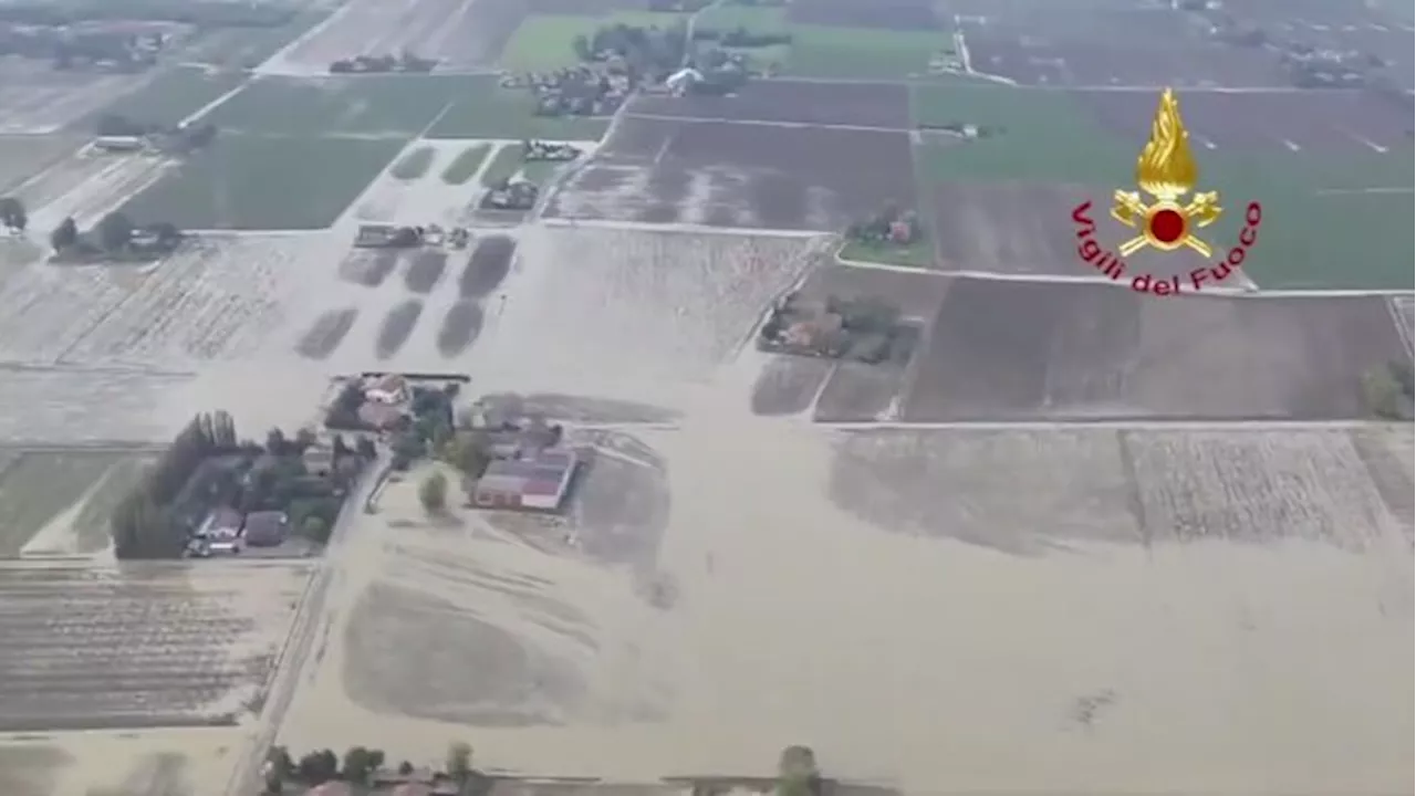 Maltempo, ricognizione aerea dei vigili del fuoco nel Bolognese e nel Reggiano