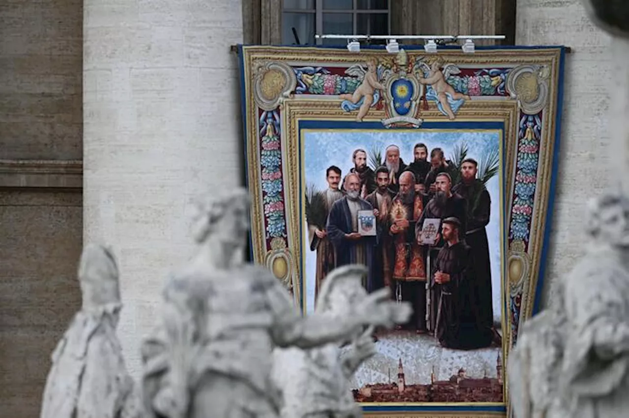 Papa Francesco canonizza quattordici nuovi santi in Piazza San Pietro