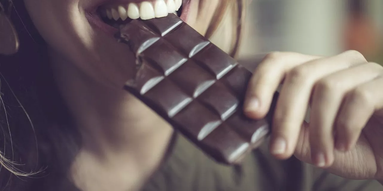 7 Amazing Dark Chocolate Health Benefits