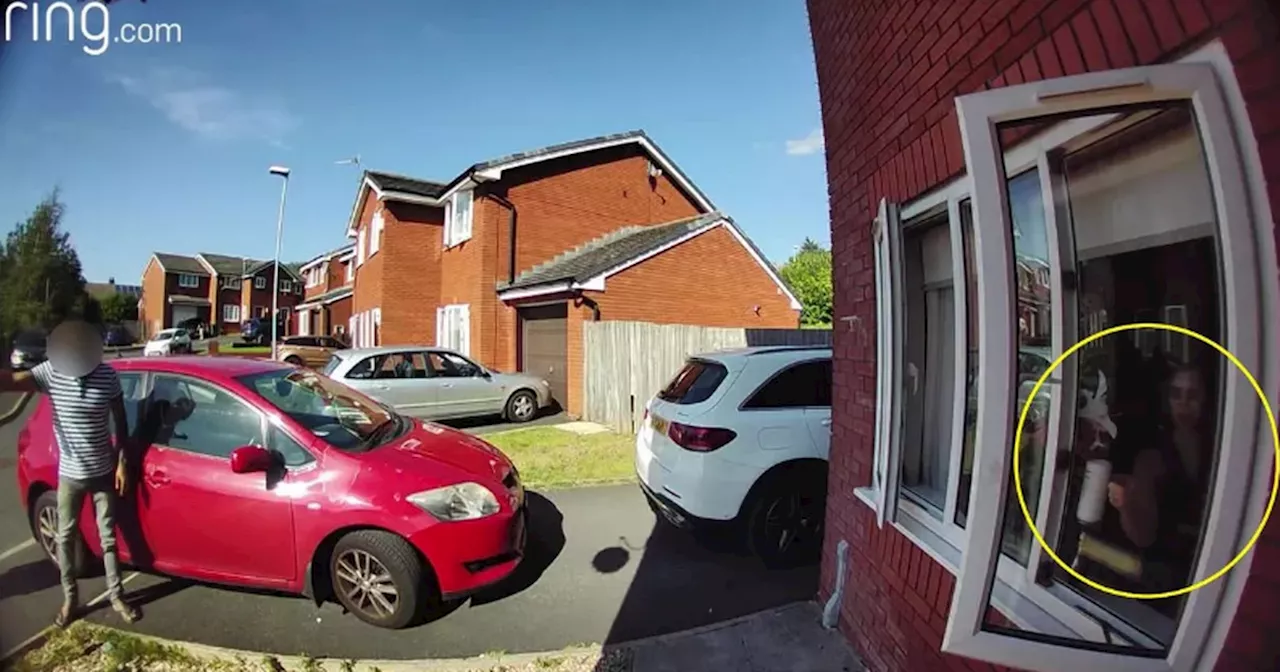 Rude dad attempts to park in stranger's driveway during school run