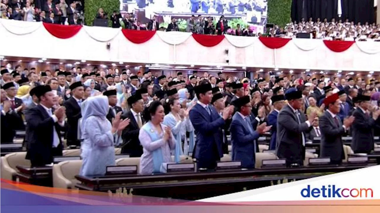 Peserta Sidang MPR Berikan Standing Ovation Saat Nama Prabowo Disebut