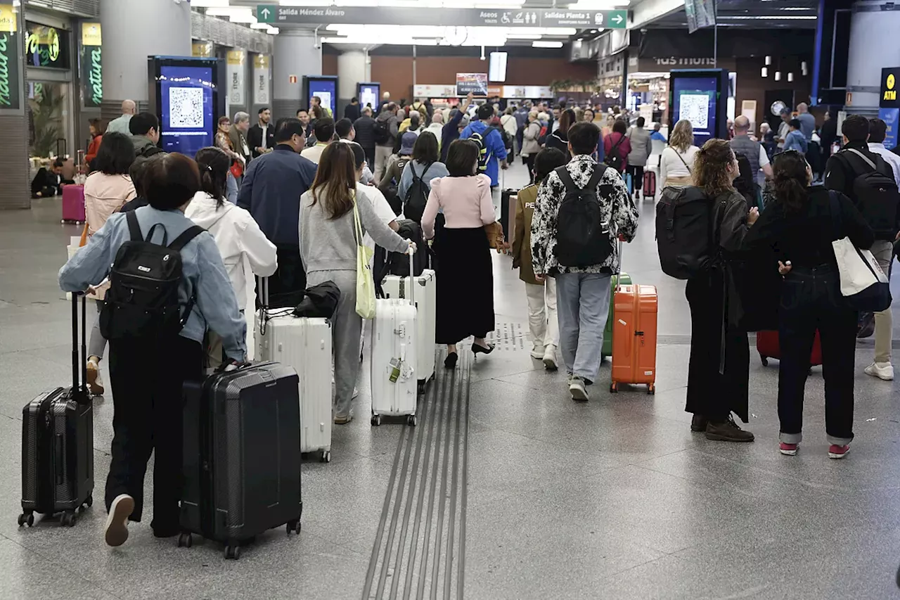 Caos ferroviario en Madrid: 16.000 afectados y culpas a Óscar Puente