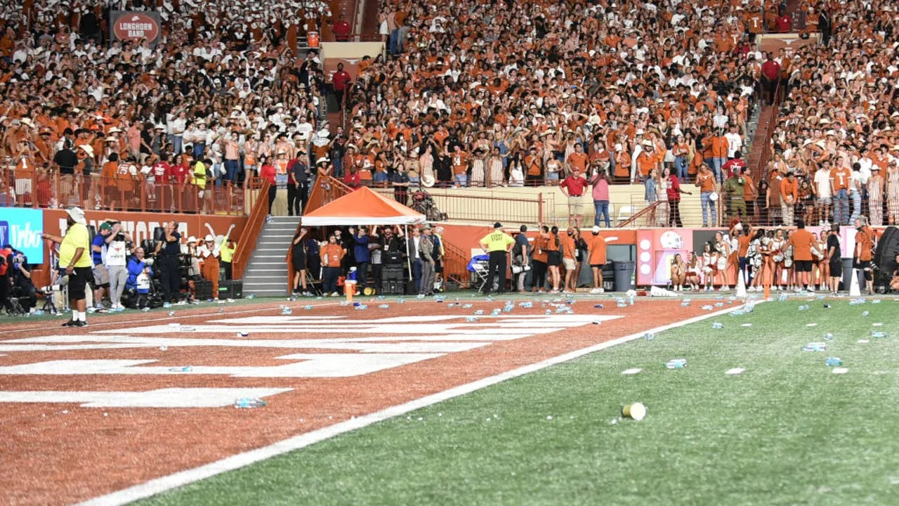 Texas apologizes to Georgia players, staff, SEC and game officials after fans throw trash on field