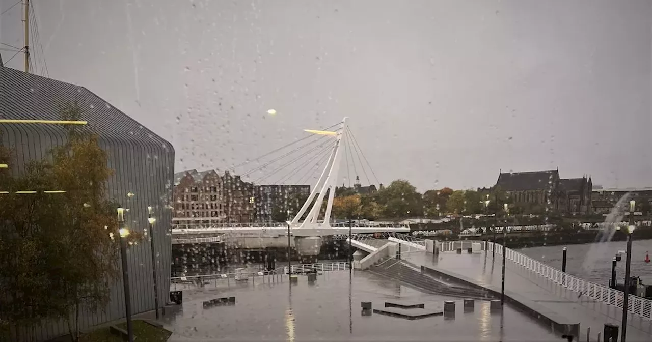 Glasgow's Govan-Partick bridge closed as Storm Ashley sweeps through UK