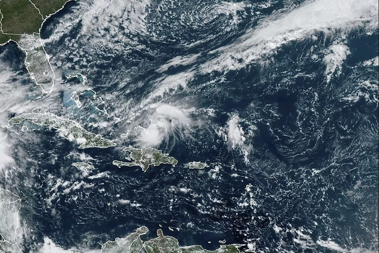 Hurricane Oscar makes landfall in the Bahamas and heads toward Cuba