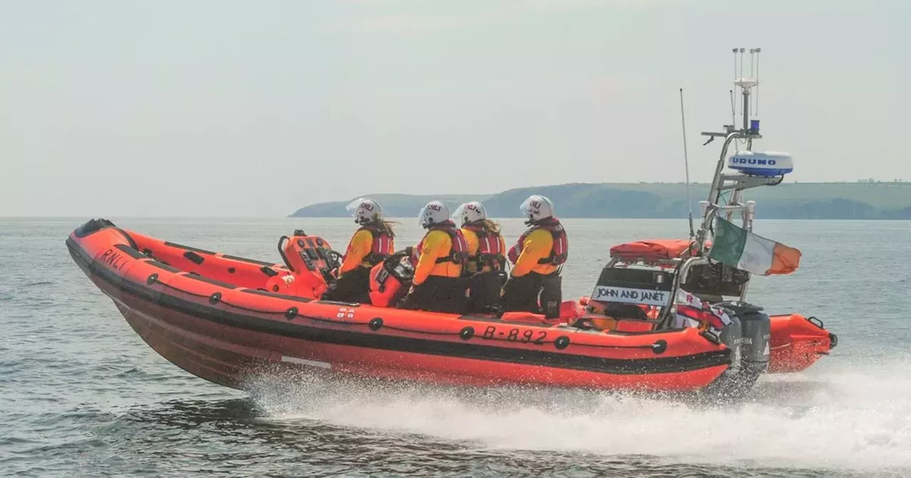 Man hospitalised after 'speedboat crashes into ferry' in Cork Harbour