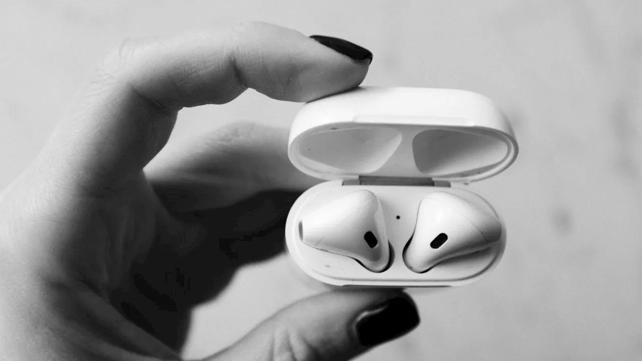 क्या है 60:60 रूल, घंटों कान में Earbuds लगाकर रखने वालों के लिए क्यों जरूरी?