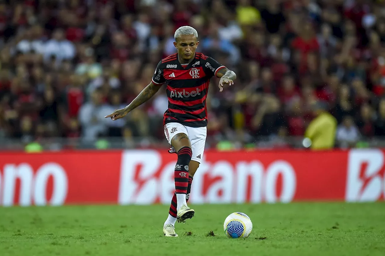 Após boa atuação pelo Flamengo, Wesley provoca Matheuzinho, eliminado com o Corinthians