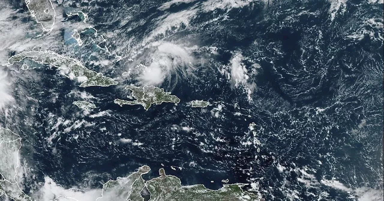 Hurricane Oscar makes landfall in the Bahamas and heads toward Cuba