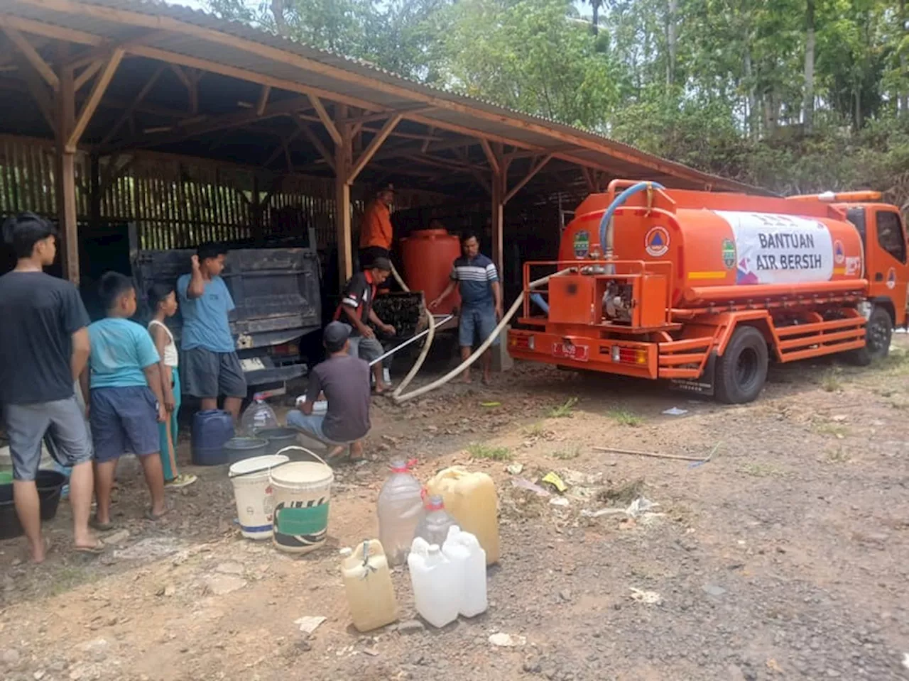 BPBD Ciamis Distribusikan Air Bersih bagi 767 Warga di Pamarican