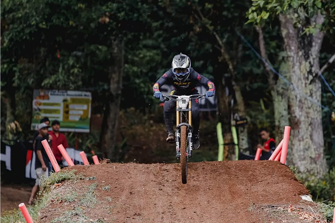 Rendy Varera Sanjaya Terbaik di Ternadi Bike Park