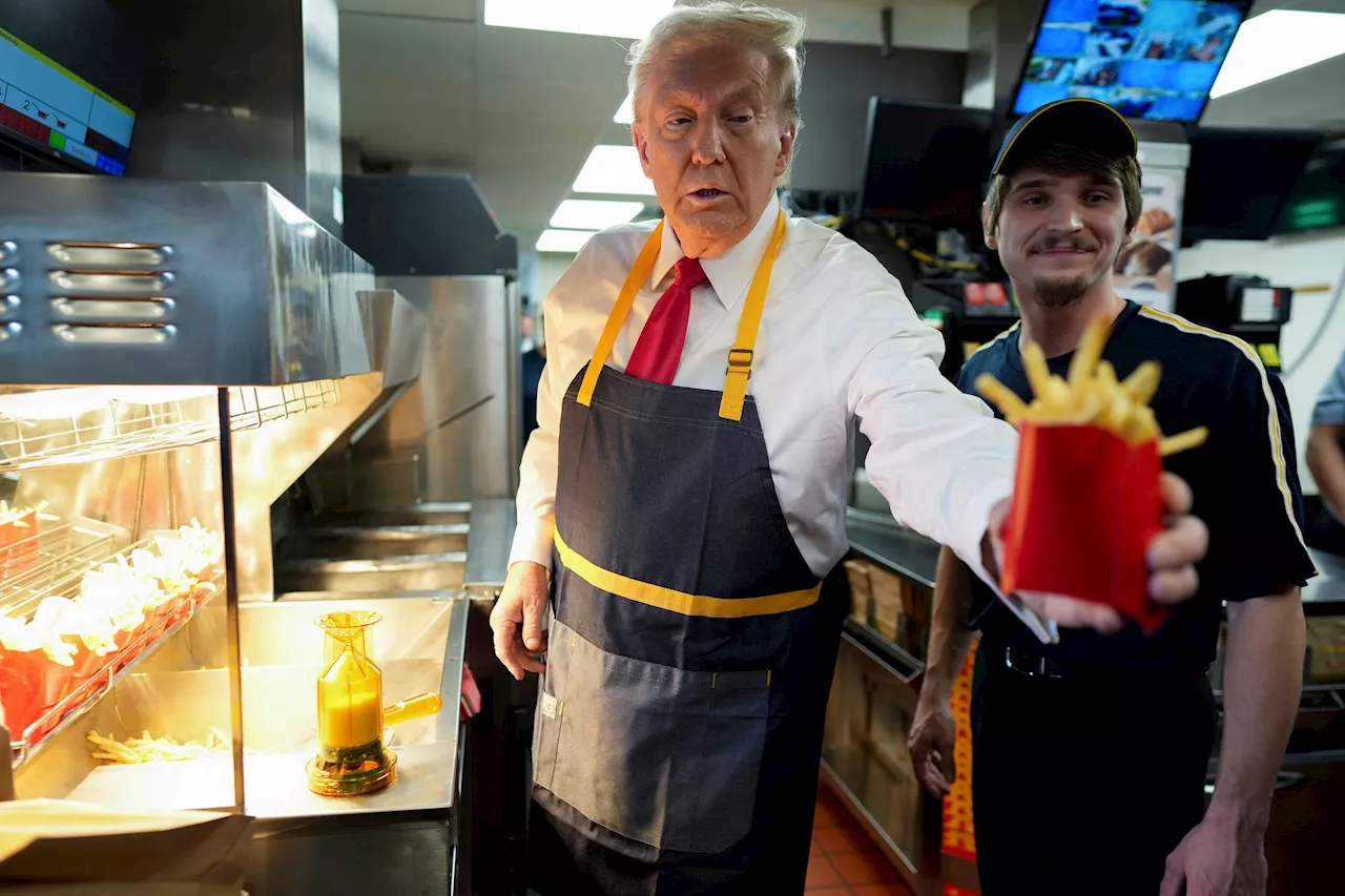 Trump macht Wahlkampf bei McDonald's - Spitze gegen Harris