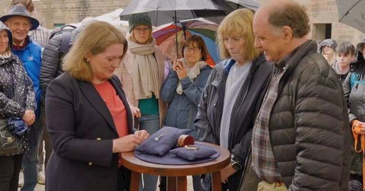 Antiques Roadshow guest speechless as 'piece of tat' is valued at up to £5k