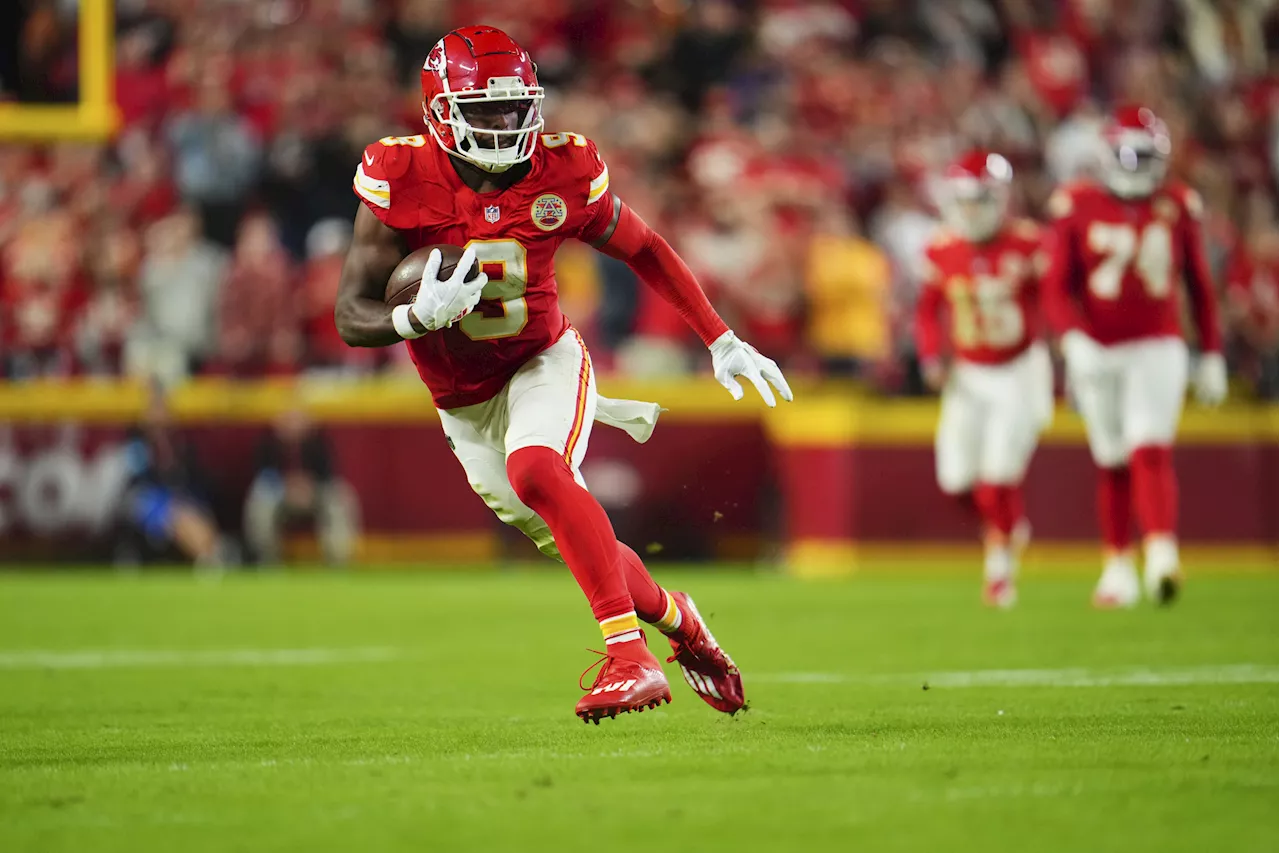 Chiefs' Juju Smith-Schuster Exits Game With Leg Injury