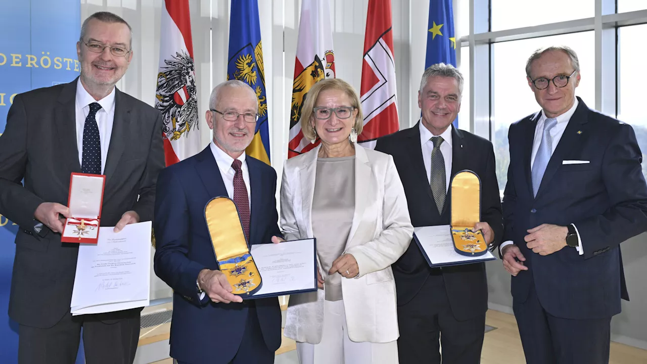 Feier: Ehrenzeichenverleihung über Ländergrenzen hinweg