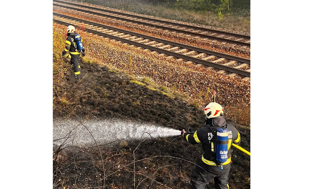 Feuer am Bahndamm, zwei Gleise wurden gesperrt