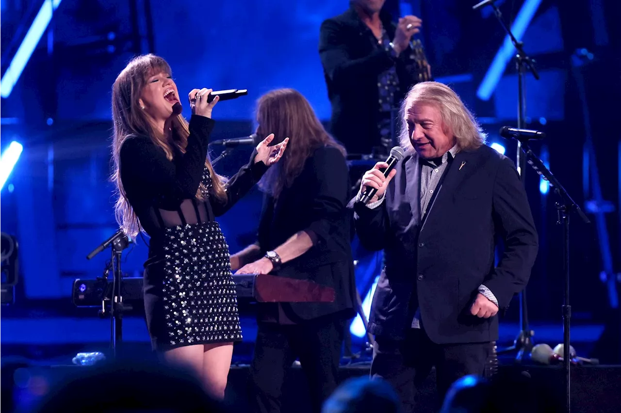 Kelly Clarkson, Sammy Hagar, Slash, Demi Lovato Honor Foreigner at Hall of Fame Induction