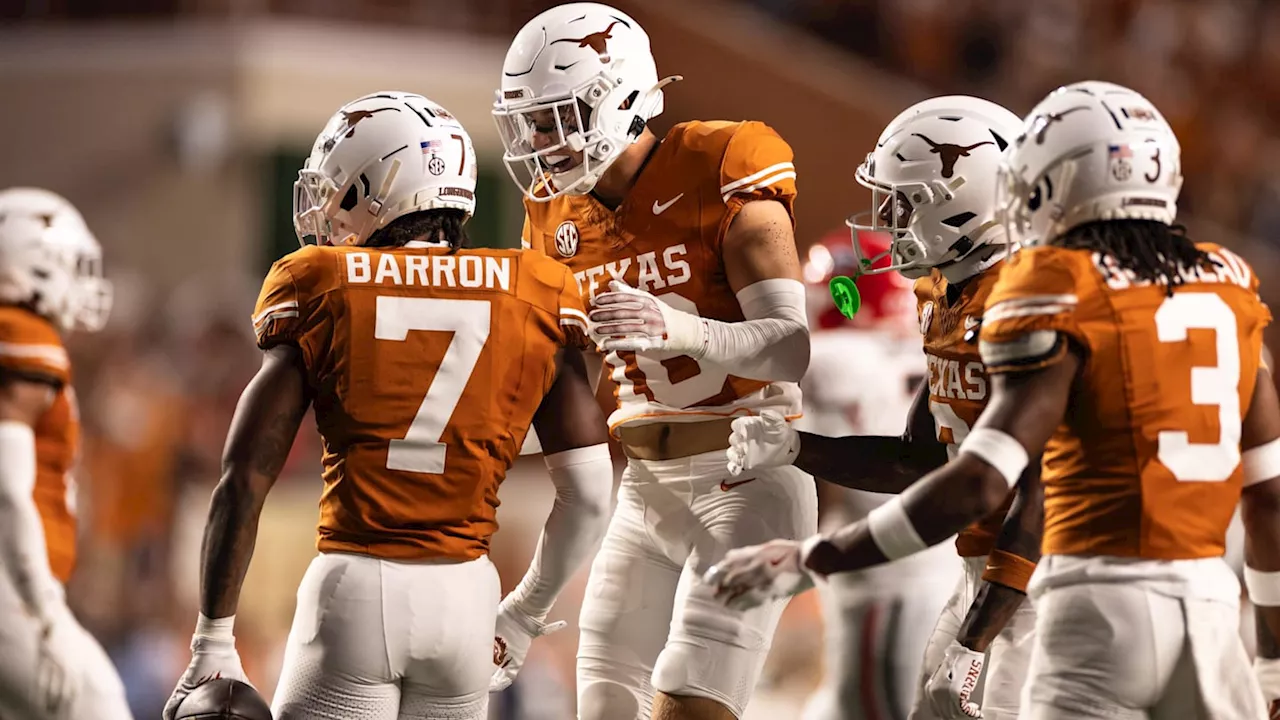 Texas Longhorns Awarded INT vs. Georgia After Controversial Sequence