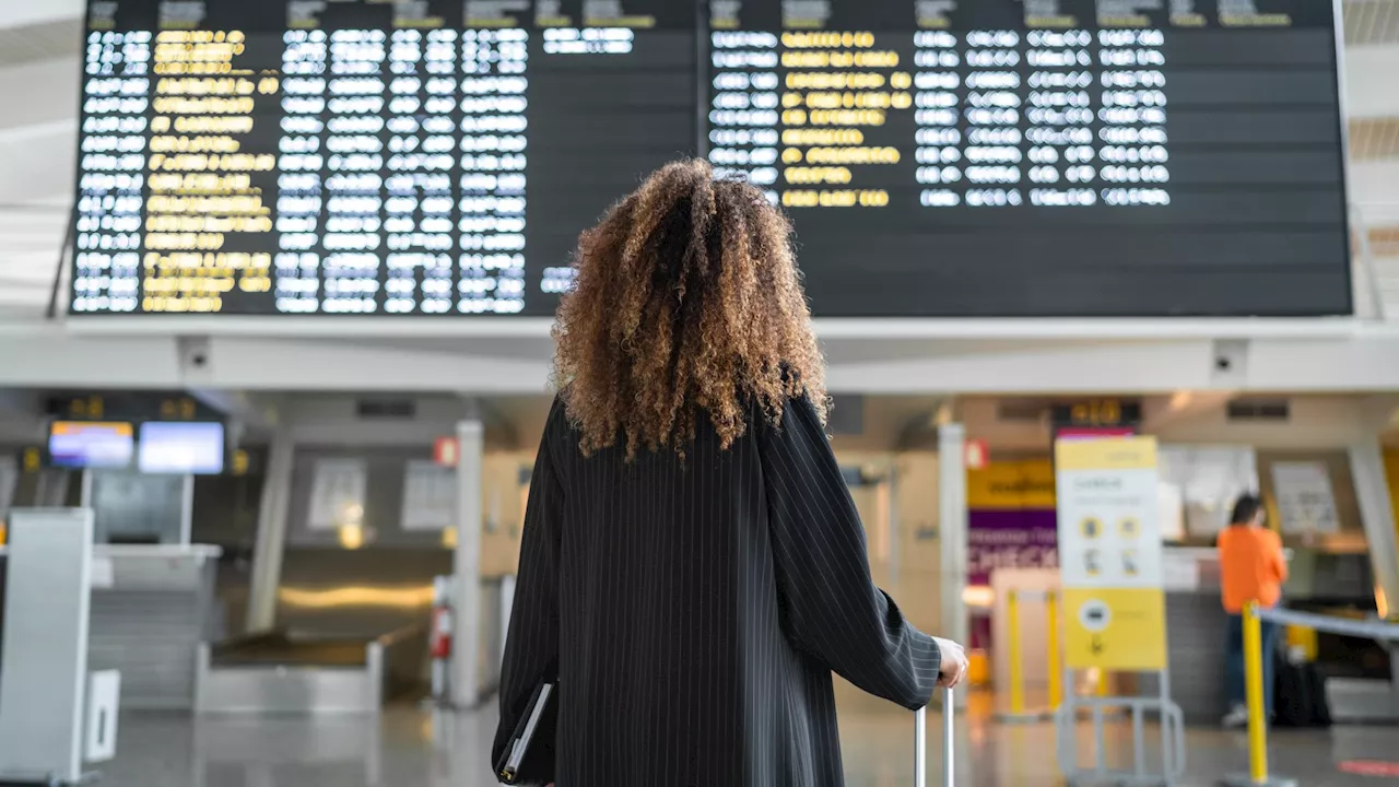 £2.80 Amazon Travel Hooks Are A Must-Have For Frequent Flyers