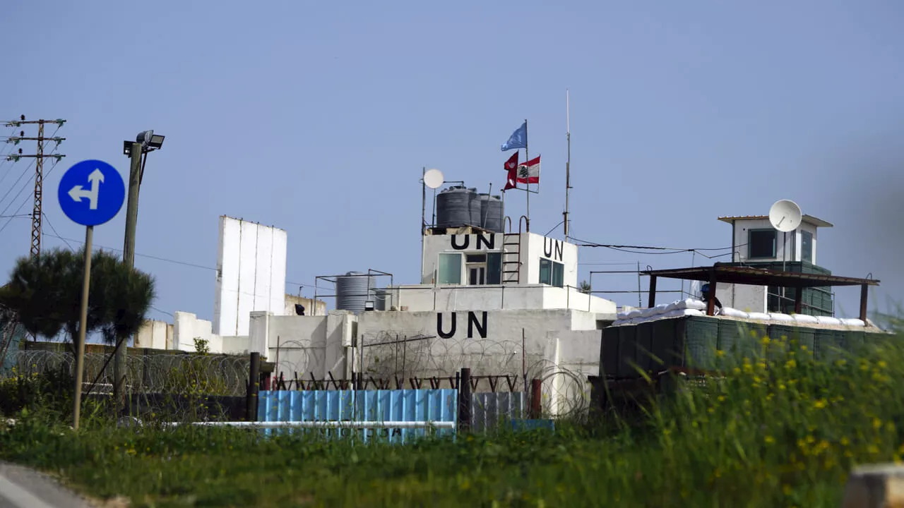 Unifil, ancora attacchi: "Israele ha demolito una nostra torre di osservazione"