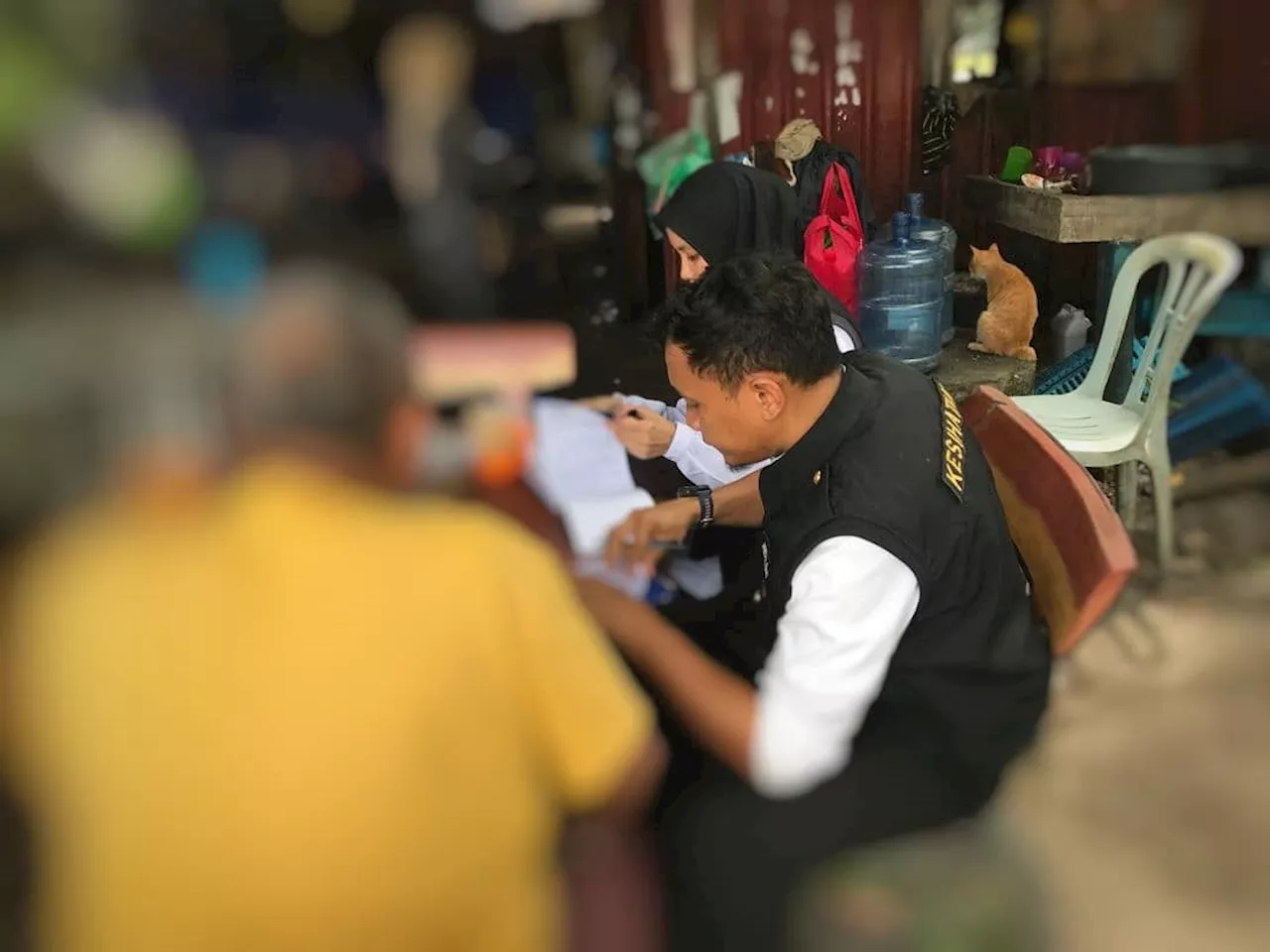 Sanggup mengaku tidak waras elak dikompaun kerana merokok di kedai makan