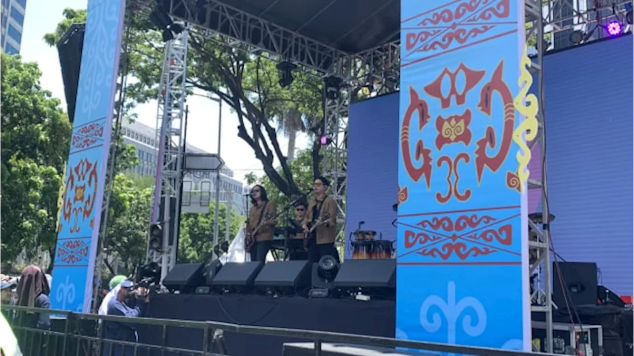 Pesta Rakyat Sambut Presiden Baru, Kanda Brothers Ajak Penonton Nostalgia Lagu Lawas