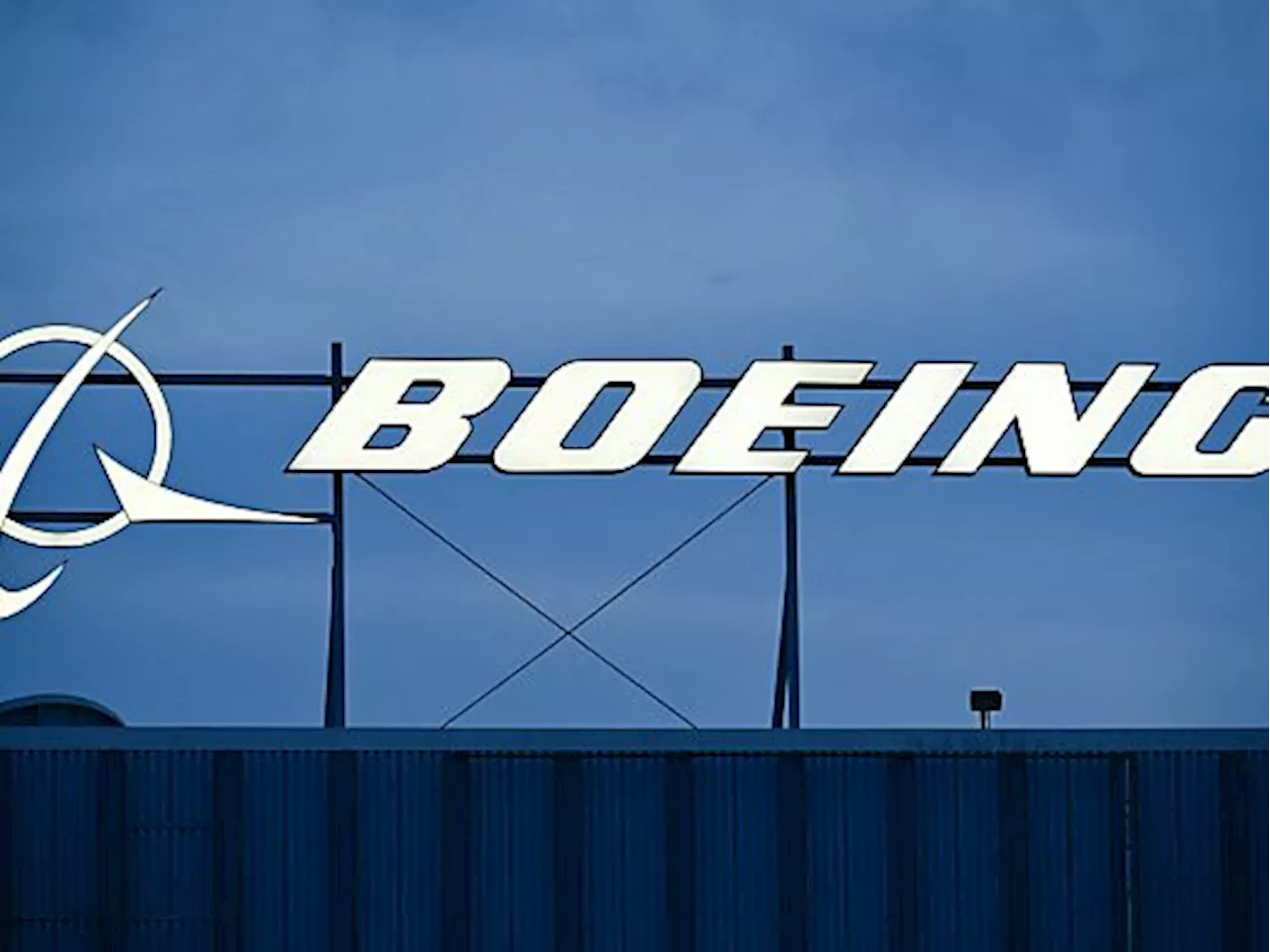 Boeing prüft Verkauf von Vermögenswerten, um Finanzen zu verbessern