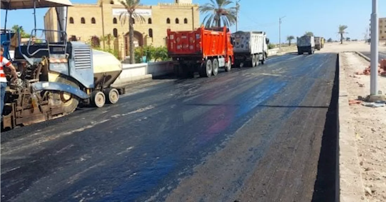 رصف عدد من شوارع شاطئ الأمل بمصيف بلطيم.. صور