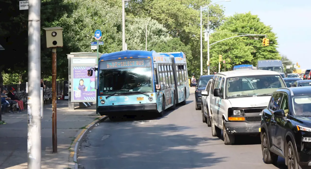 Hundreds of Bronx, Manhattan bus riders sign letter to Mayor Adams demanding Fordham Road busway