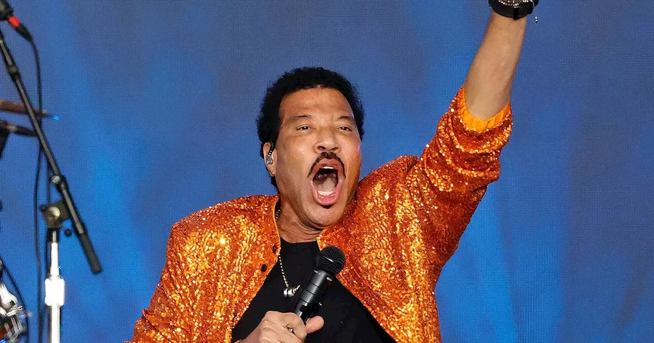 Lionel Richie announces return to NI with massive Belfast show