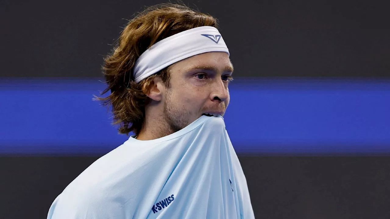 Not-OP bei Tennis-Star Rublev! „Fast der Hoden amputiert“