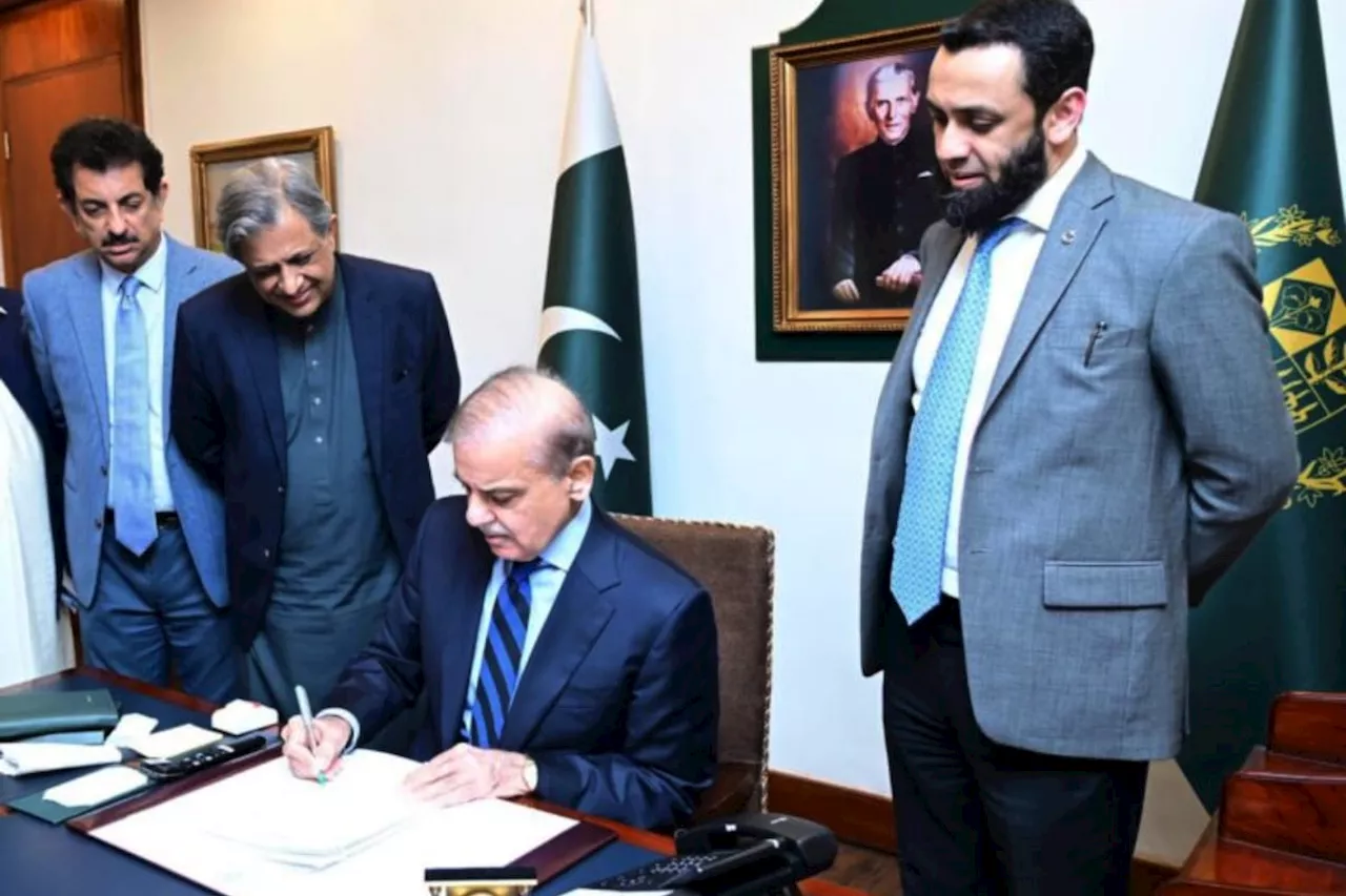 PM advises president to sign 26th Constitutional Amendment Bill into law