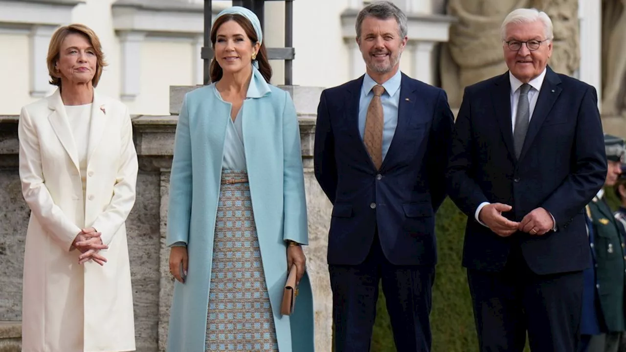 Dänemarks Königspaar zu Besuch in Berlin: Königin Mary begeistert auf Schloss Bellevue in Babyblau