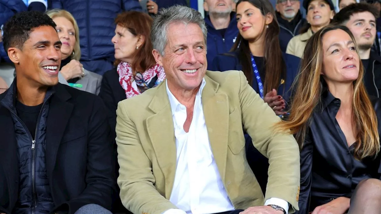 Hugh Grant jubelt für Como 1907: Hollywoodstars erobern italienisches Fußballstadion