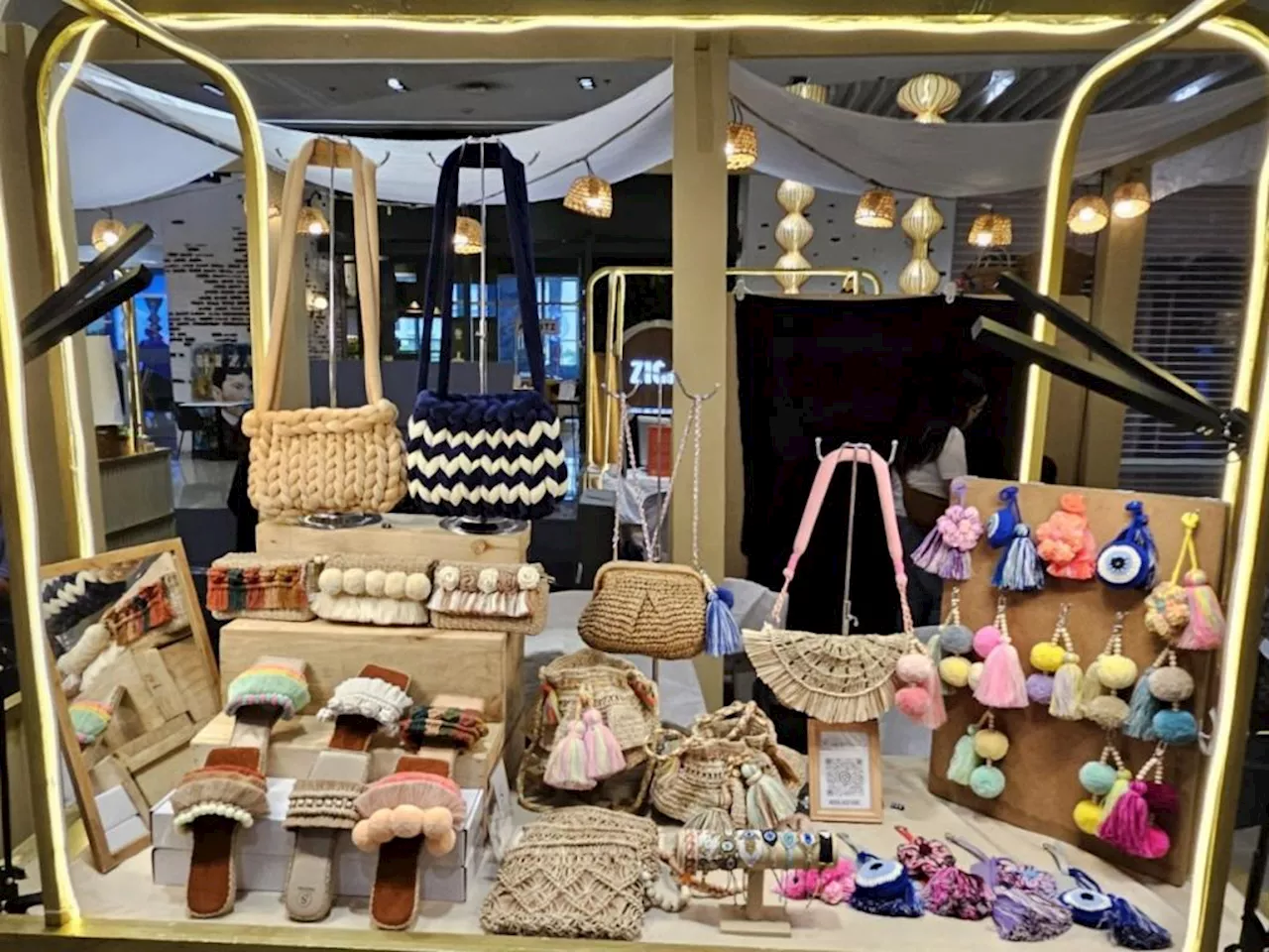 SM Aura celebrates MSMEs with the Monito, Monita Christmas Bazaar