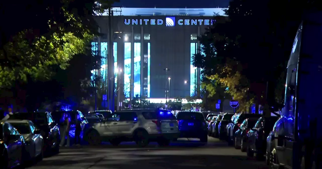 Teen dies after being shot with 2 others on way to show at Chicago's United Center