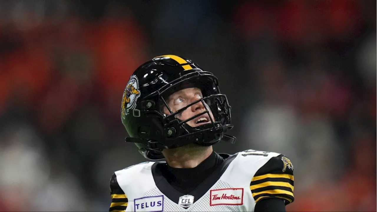 Veteran Ticats quarterback Mitchell poised to claim first CFL passing title