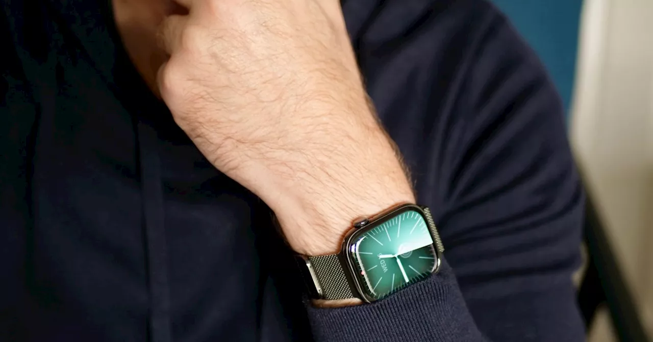 I wore the titanium and aluminum Apple Watch Series 10. This is the one I would buy