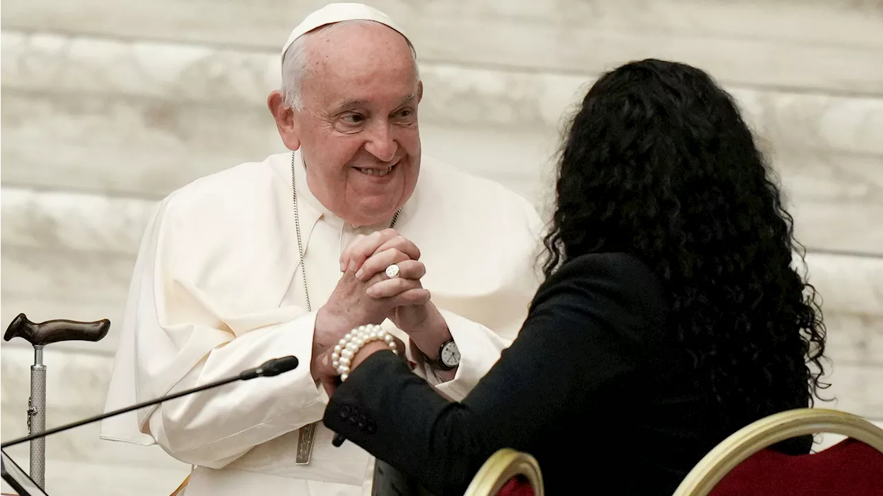 Franziskus sorgt für Unmut - Papst schließt weibliche Priester weiterhin aus