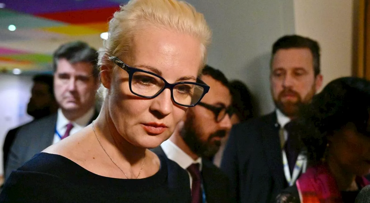 Yulia Navalnaya sfida Putin dopo la morte del marito: «Mi candiderò alle elezioni presidenziali»