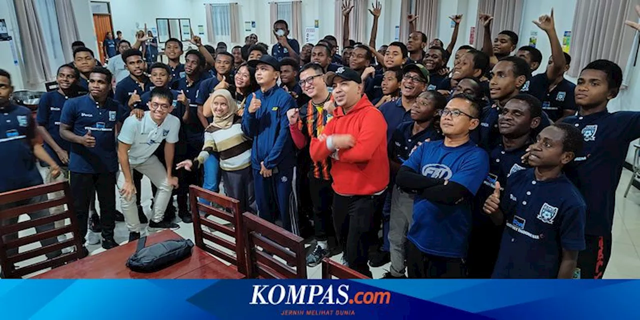 Peran Besar Staff Papua Football Academy Sebagai 'Orang Tua' Siswa