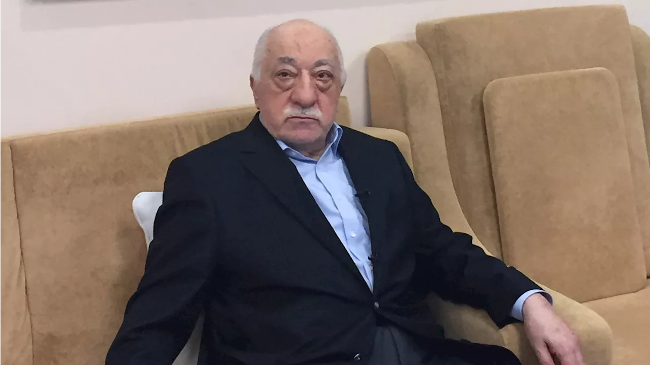 La télévision publique turque annonce la mort du prédicateur musulman Fethullah Gülen