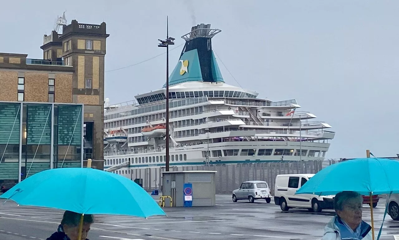 Un paquebot baptisé par Lady Diana en escale imprévue à Cherbourg pour raisons météorologiques