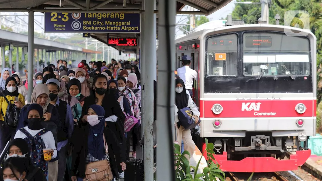 Rayakan Pelantikan Prabowo dan Gibran, Penumpang KRL Jabodetabek Tembus 1,5 Juta Orang