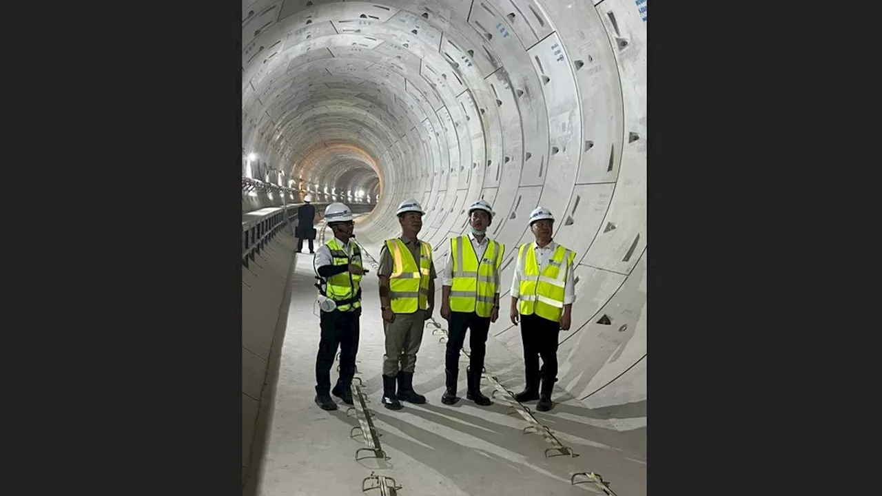 Wapres RI Gibran Rakabuming Raka Blusukan Tinjau Proyek MRT Fase 2 Bundaran HI-Kota