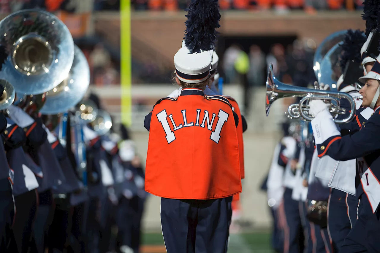 Illinois debuts incredible vintage football helmets for Illinois-Michigan game